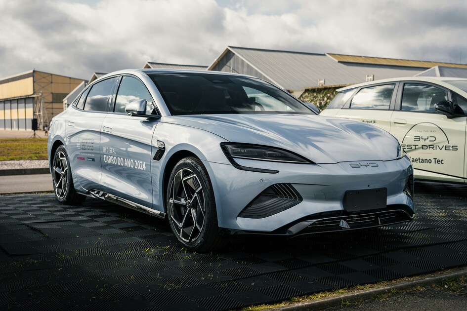 Carro Elétrico Vantagens e Desvantagens em 2025